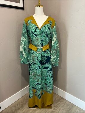 Anna Cate Green Paisley V-Neck Maxi Dress with Mustard Accents. Large NWOT